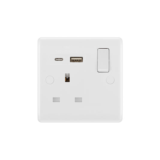 British General BG Moulded Single Gang Switched 13A Power Socket With 18W USB-C+A (821UAC18)