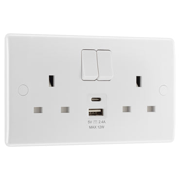 British General BG Moulded Double Gang Switched 13A Power Socket With 12W USB-C+A (822UAC12)