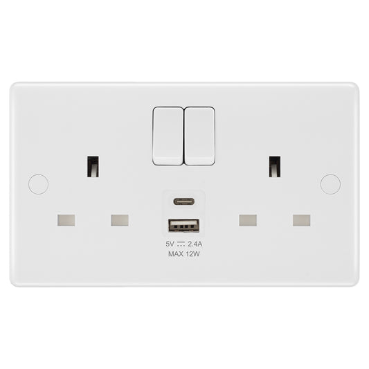 British General BG Moulded Double Gang Switched 13A Power Socket With 12W USB-C+A (822UAC12)