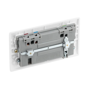 British General BG White Moulded 2 Gangs Sockets With 22W Output USB A & C (822UAC22)