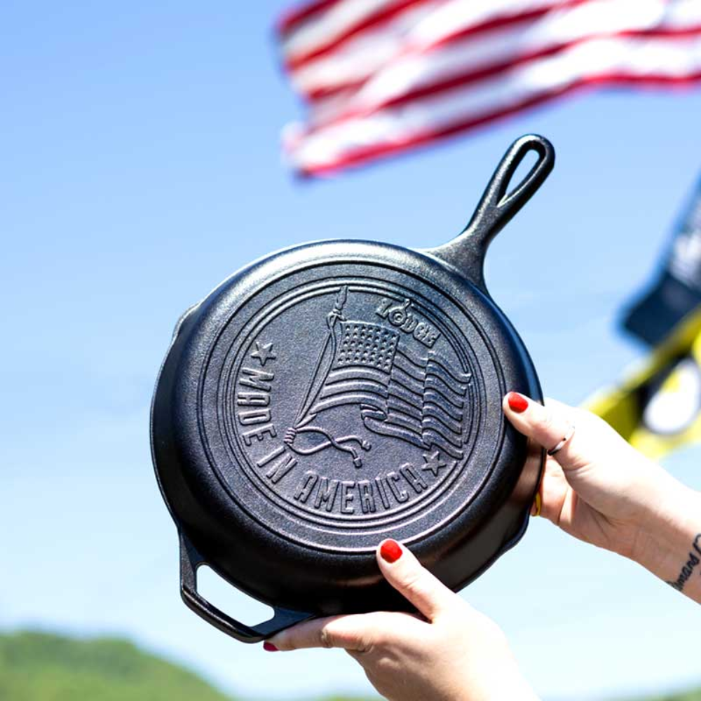 Lodge 10.25" Seasoned Cast Iron American Flag Skillet (L8SKFLAG)
