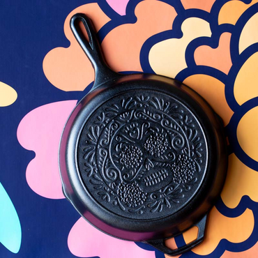 Lodge 10.25" Seasoned Cast Iron Sugar Skull Skillet (L8SKULL)
