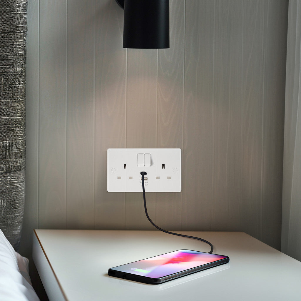 British General BG Moulded Double Gang Switched 13A Power Socket With 12W USB-C+A (822UAC12)