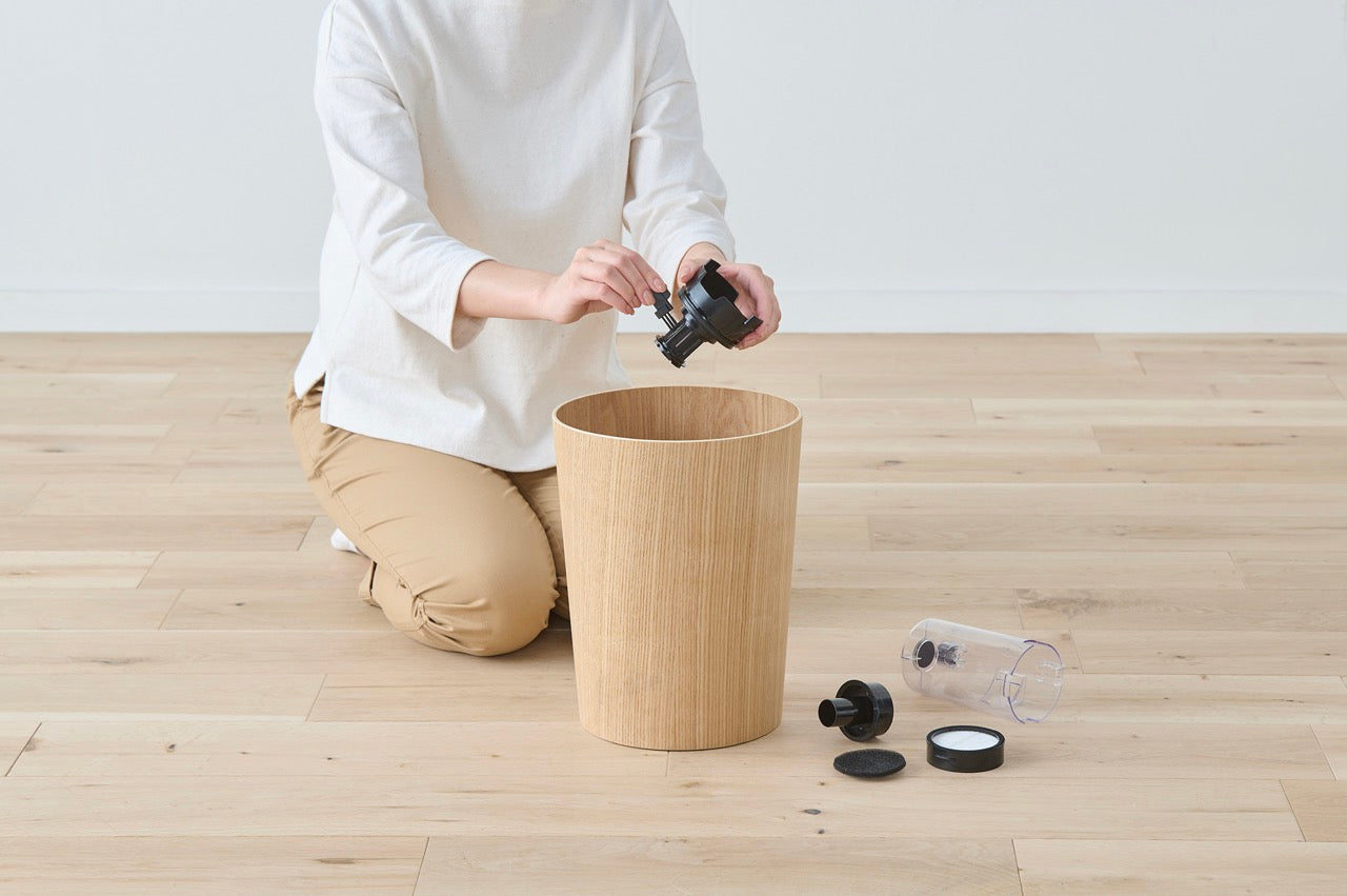 Iris Ohyama Rechargeable Cyclone Cordless Stick Bagless Vacuum Cleaner, Black (SCD-181P)