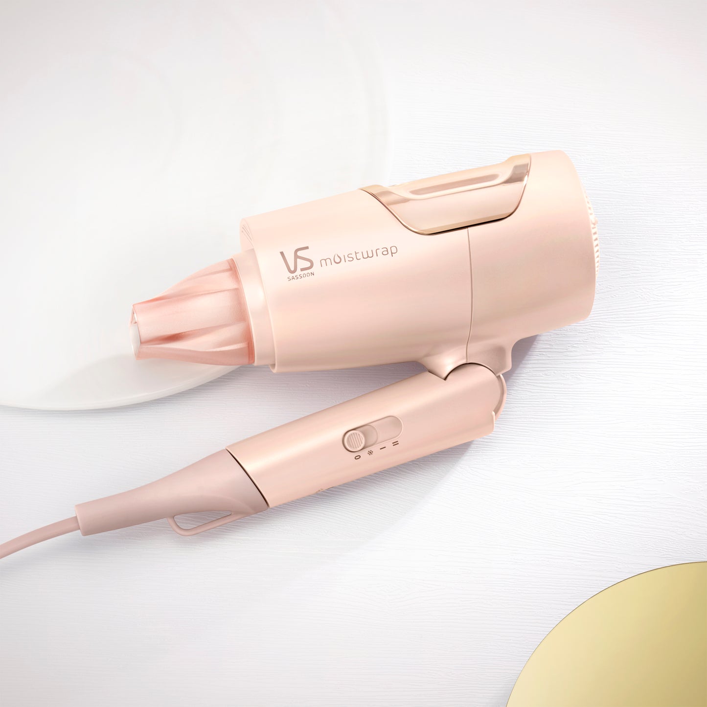 Vidal Sassoon 600W Moistwrap Hair Dryer Multi Voltage Travel Friendly (VSP-1200PIH)