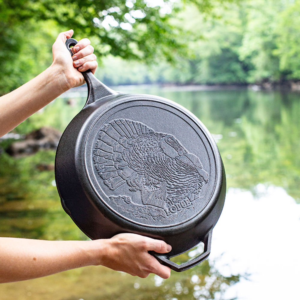 Lodge Wildlife Series™ 33.6 cm Seasoned Cast Iron Turkey Skillet (L12SKWLTKY)