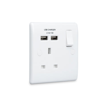British General BG Moulded Single Gang Switched Socket with USB Charging (821U2)