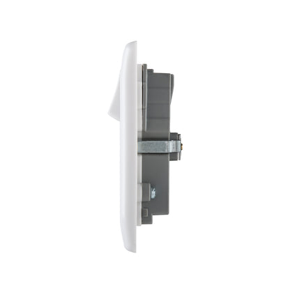 British General BG Moulded 13 Amp Power Double Socket with USB Charger, White (822U3)