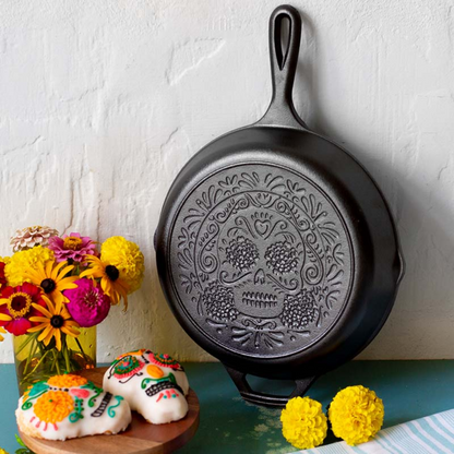 Lodge 10.25" Seasoned Cast Iron Sugar Skull Skillet (L8SKULL)