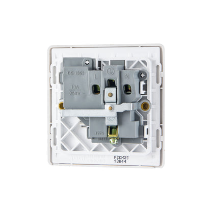 British General BG Neo Slimline Single Gang Switched Socket (PCCH21)